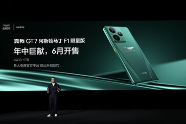 ...while the GT7 Aston Martin Edition edition comes in Dream Green. (Source: Realme)
